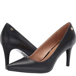 Women’s Nilly Black Cow Kansas Pump